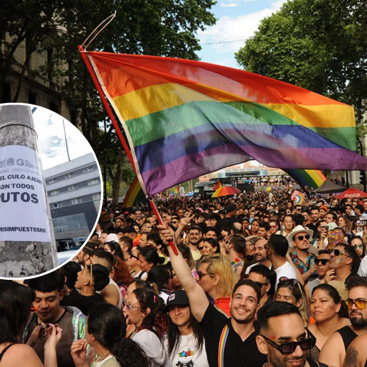 Los repudiables carteles que aparecieron en el centro de Río Gallegos a un día de la marcha LGBT Los repudiables carteles que aparecieron en el centro de Río Gallegos a un día de la marcha LGBT