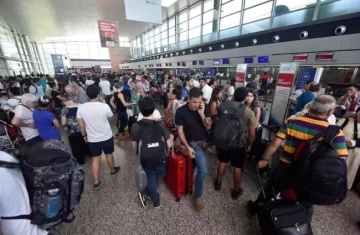 Migraciones reforzó la atención en aeropuertos, pasos fronterizos y puertos para la temporada de verano