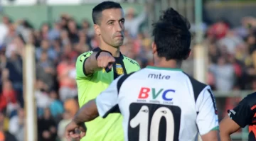 Quién es el árbitro que dirigirá hoy el partido de Boxing vs. CAI