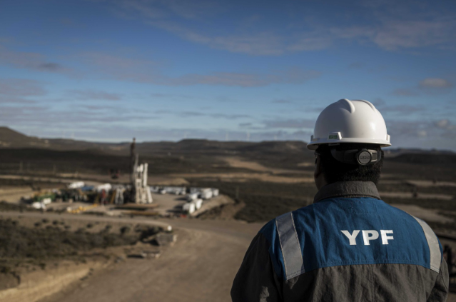 Salida de YPF de Santa Cruz: la petrolera pagará un 120% de indemnización a 2500 empleados