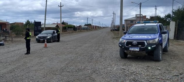 Investigan el fallecimiento de un efectivo de la Policía Federal en el barrio San Benito de Río Gallegos