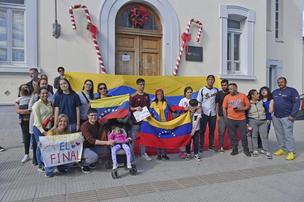 MANIFESTACION-VENEZOLANOS-090125-2-728x485