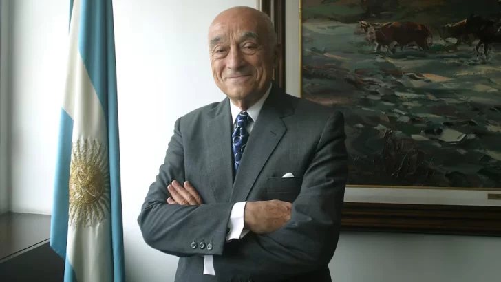 Murió Enrique Eskenazi, presidente del Grupo Petersen, que controla el Banco Santa Cruz