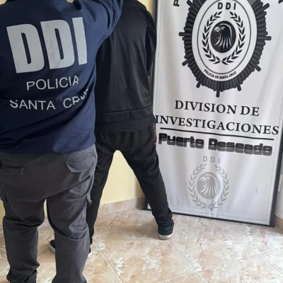 Interno quiso burlar a la Policía y escapar del hospital: está detenido por balear a un joven en Caleta Olivia Interno quiso burlar a la Policía y escapar del hospital: está detenido por balear a un joven en Caleta Olivia