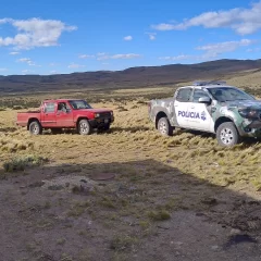 Rescataron a tres personas que habían quedado varadas en una estancia de Santa Cruz