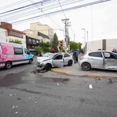 Fuerte accidente en pleno centro de Río Gallegos: un lesionado