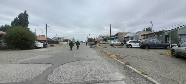 En Río Gallegos: manejaba alcoholizado y chocó contra un poste del tendido eléctrico