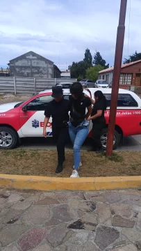 Asaltaron a tiros a un joven en Río Gallegos y a un turista ruso en la Ruta 9: fueron detenidos