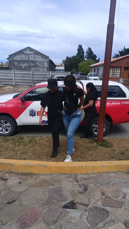 Asaltaron a tiros a un joven en Río Gallegos y a un turista ruso en la Ruta 9: fueron detenidos