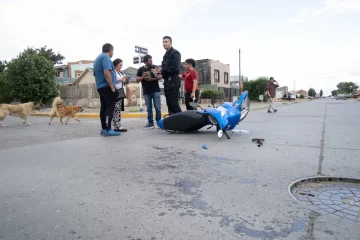 Accidente en Río Gallegos: motociclista fue hospitalizado tras chocar con un auto Accidente en Río Gallegos: motociclista fue hospitalizado tras chocar con un auto