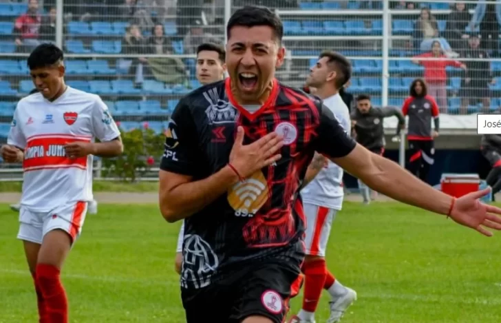 José Chacón, futbolista de Río Gallegos, deja Huracán de Comodoro: “Gracias por todo ‘Globito’”