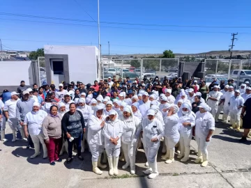 Cooperativas toman planta ex Barilari pidiendo por su continuidad Cooperativas toman planta ex Barilari pidiendo por su continuidad