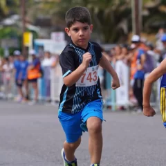 Los más pequeños abrieron la 59° Corrida Internacional del Diario Crónica, fiesta deportiva en Comodoro Rivadavia