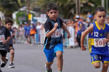 Los más pequeños abrieron la 59° Corrida Internacional del Diario Crónica, fiesta deportiva en Comodoro Rivadavia