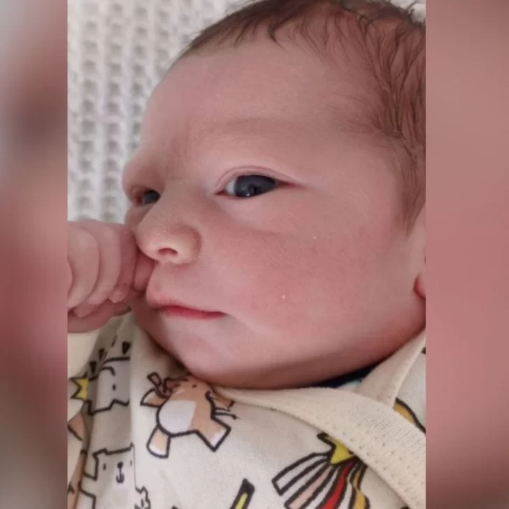 Pura emoción por el nacimiento de Giovanni Gael, el primer bebé de 2025 en Río Gallegos