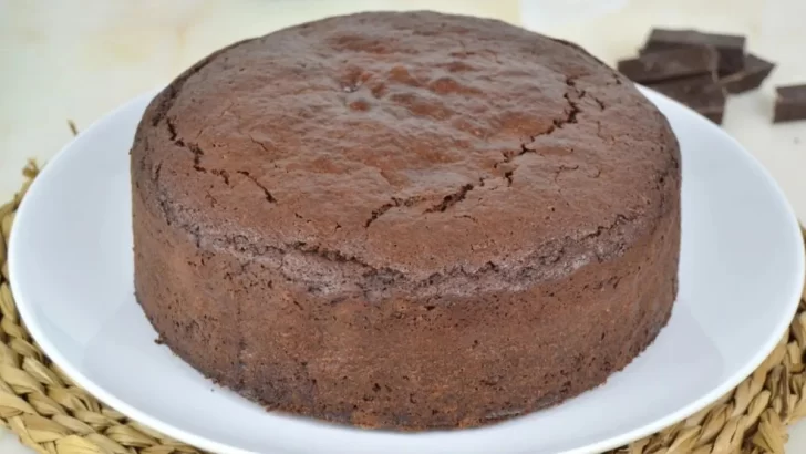 Receta de bizcochuelo de chocolate esponjoso y súper fácil
