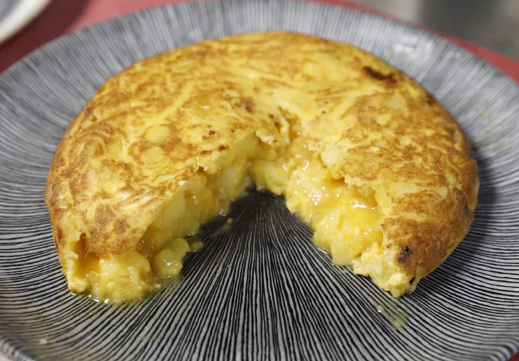 Receta de tortilla de papas: el secreto para que quede babé