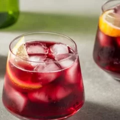 Tinto de verano: la receta para compartir un vino fresco y frutal