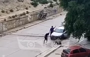 Video. Tiroteo en Caleta Olivia: Un joven está en grave estado tras recibir tres disparos Video. Tiroteo en Caleta Olivia: Un joven está en grave estado tras recibir tres disparos