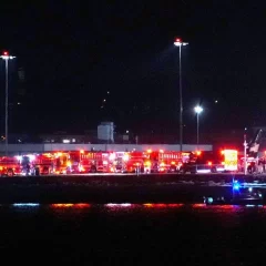 Choque de un avión y un helicóptero en Washington: recuperan 18 cuerpos del río Potomac