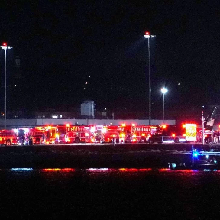 Choque de un avión y un helicóptero en Washington: recuperan 18 cuerpos del río Potomac