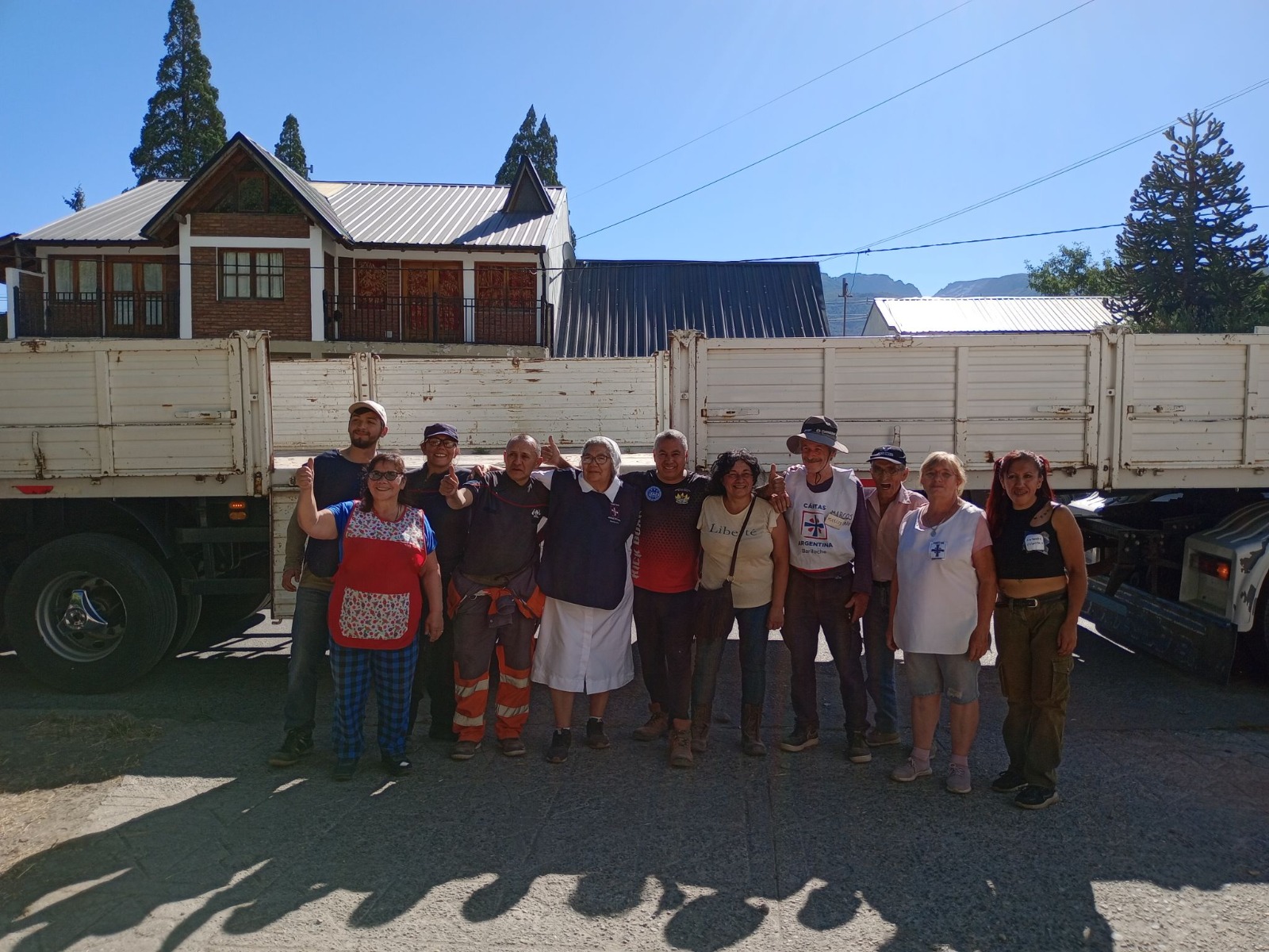 CAMPANA-BOMBEROS-VOLUNTARIOS-LAS-HERAS-DESCARGA-728x546
