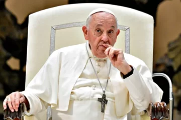 El papa Francisco sufre “una infección polimicrobiana del tracto respiratorio”