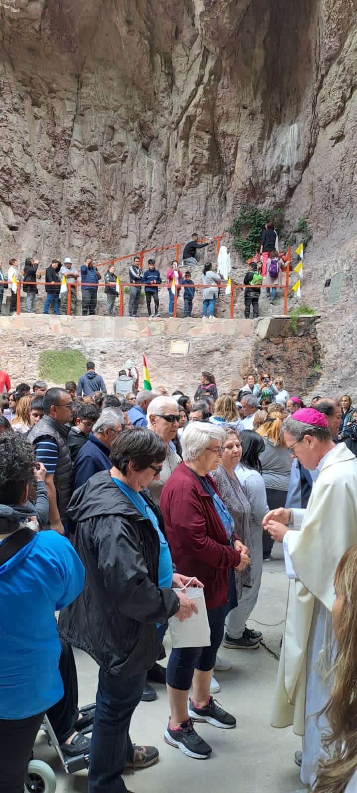 Garcia-Cuerva-gruta-de-Lourdes-328x728