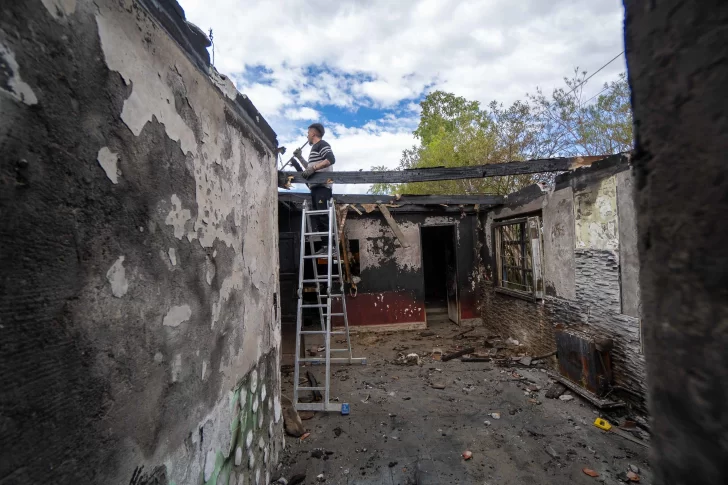 INCENDIO-Juan-Carlos-Gervasoni-barrio-altavista-LF-2-728x485