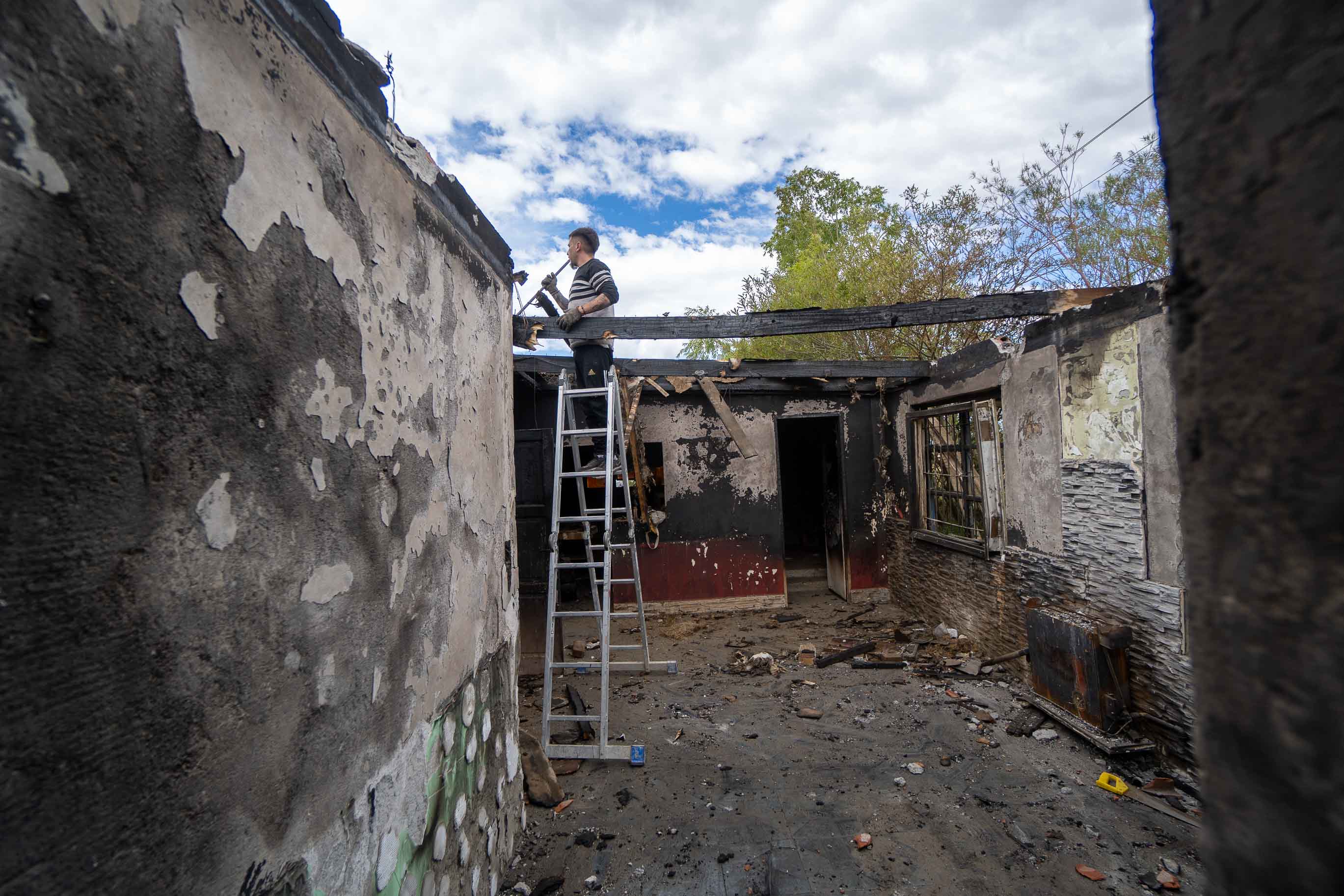 INCENDIO-Juan-Carlos-Gervasoni-barrio-altavista-LF-2-728x485