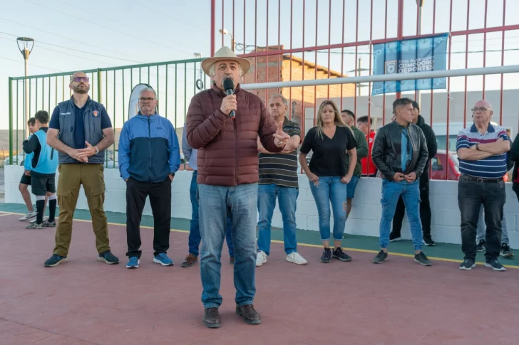 Othar-inauguracion-del-playon-socio-recreativo-de-barrio-Padre-Corti-4-728x485