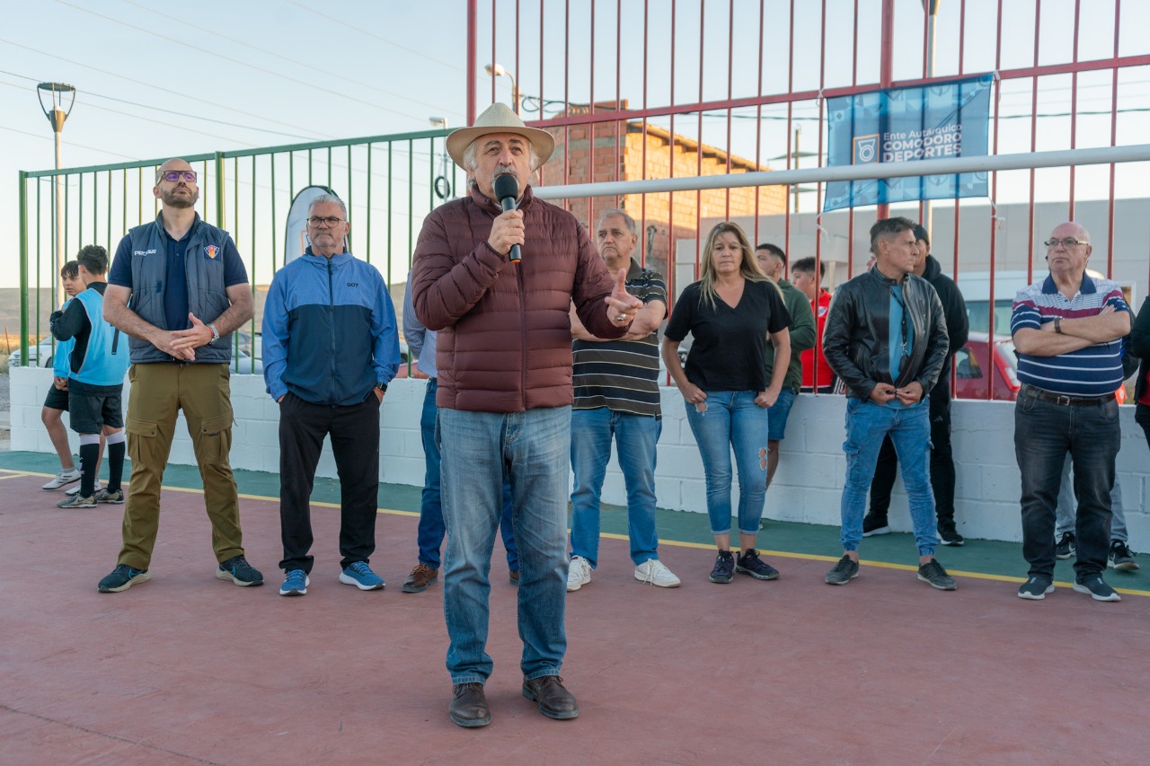 Othar-inauguracion-del-playon-socio-recreativo-de-barrio-Padre-Corti-4-728x485