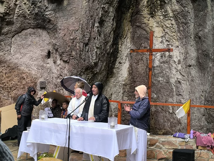PEREGRINACION-VIRGEN-DE-LOURDES-2025-PUERTO-DESEADO-5-728x546