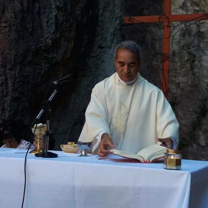 Padre Patrick Warjri se despide de la comunidad de Puerto Deseado