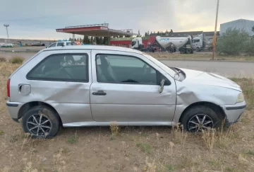 Joven perdió el control de su vehículo y volcó en la Ruta 3, en el ingreso a Piedra Buena