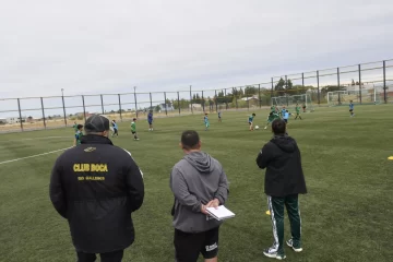 Huracán de Trelew realizó pruebas en Río Gallegos y destacó a tres jóvenes promesas
