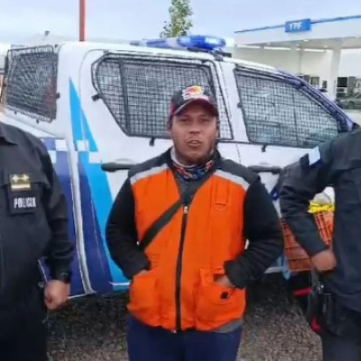 Policía caminera ayudó al ciclista de Misiones que pretende llegar hasta el fin del mundo