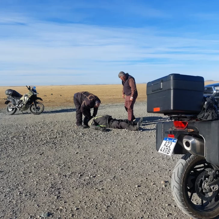 Accidente en Ruta 3: un motociclista perdió el control y terminó despistando Accidente en Ruta 3: un motociclista perdió el control y terminó despistando