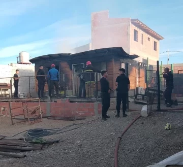Incendio intencional en casa de una vecina “mascotera” de Caleta Olivia: “Su casa era el sueño de su vida” Incendio intencional en casa de una vecina “mascotera” de Caleta Olivia: “Su casa era el sueño de su vida”