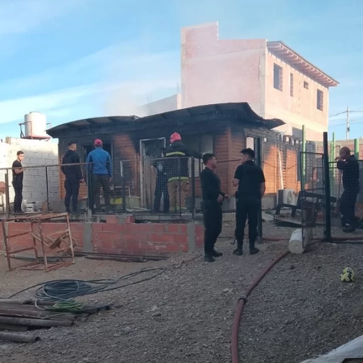 Incendio intencional en casa de una vecina “mascotera” de Caleta Olivia: “Su casa era el sueño de su vida” Incendio intencional en casa de una vecina “mascotera” de Caleta Olivia: “Su casa era el sueño de su vida”