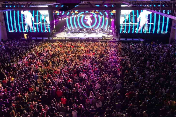 Festival Aniversario de Comodoro: 25.000 personas vivieron una noche de música y celebración
