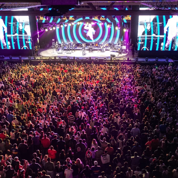 Festival Aniversario de Comodoro: 25.000 personas vivieron una noche de música y celebración