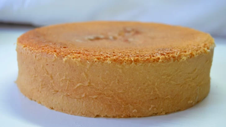 Receta de bizcochuelo clásico con solo 5 ingredientes