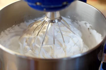 Receta de merengue italiano bien fácil para postres y tortas