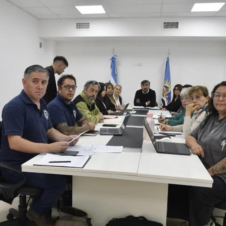 Clases: AMET levantó el paro del miércoles y ADOSAC sumó 48 horas de huelga