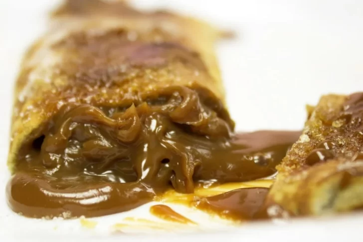 Receta de panqueques con dulce de leche y caramelo