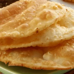 Receta de torta frita salada rellena con queso en solo 5 pasos