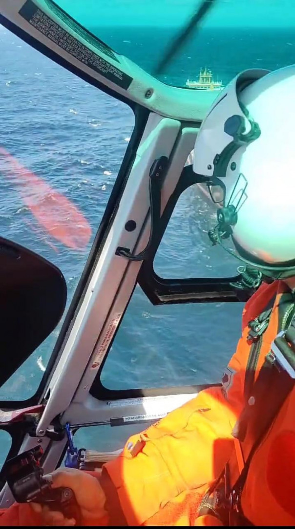 rescate-buque-varamo-taparow-helicoptero-407x728