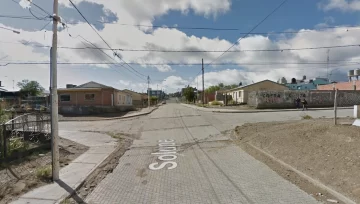 Violenta pelea callejera en Caleta Olivia: un joven herido y disparos disuasivos de la policía