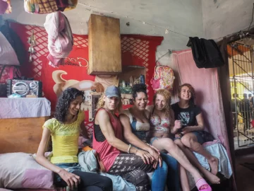 El Gobierno prohibió el cambio de género en cárceles y los tratamientos hormonales para menores